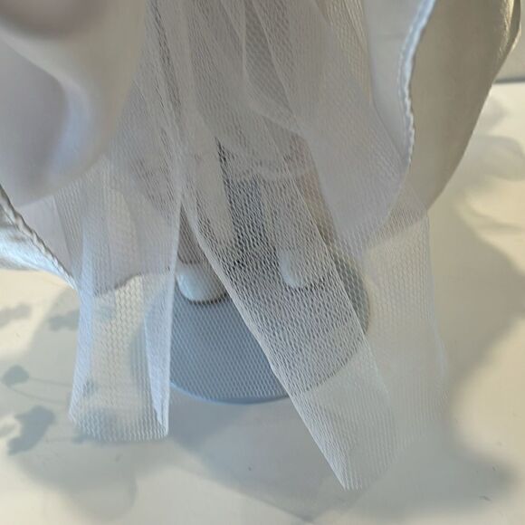 Bride porcelain doll 16 inches - Picture 7 of 10